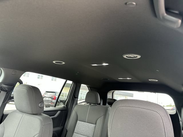 New 2026 Sterling Metallic GMC Elevation image 18
