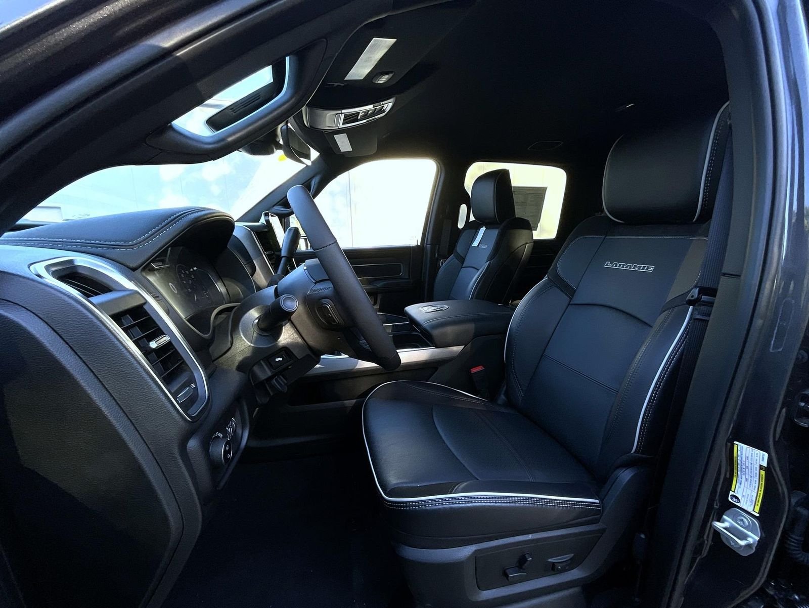 2025 RAM 2500 Laramie - Photo 10