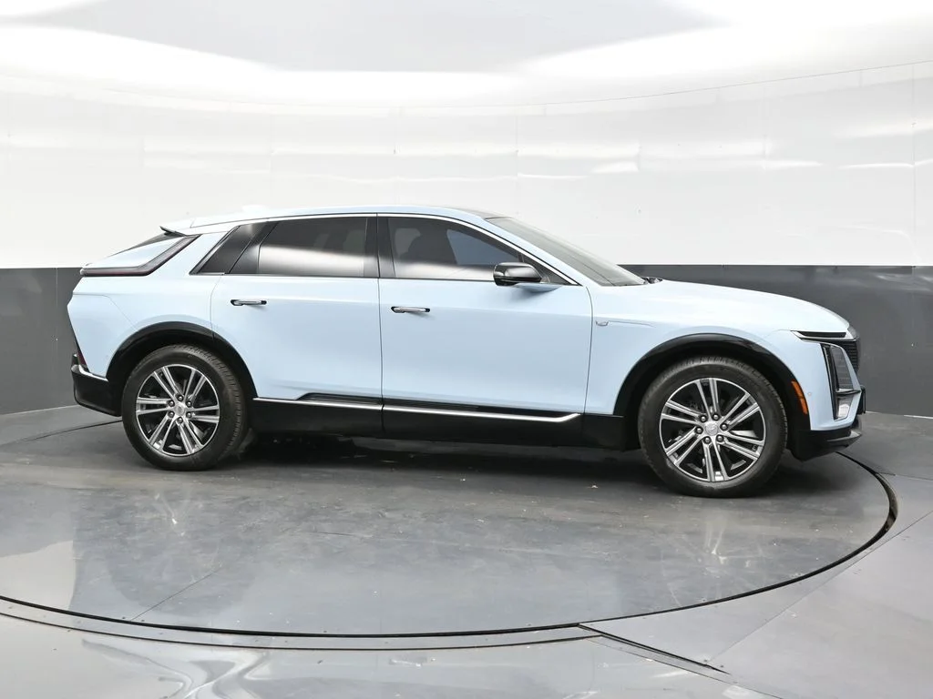 Used 2024 Blue Cadillac Luxury image 8