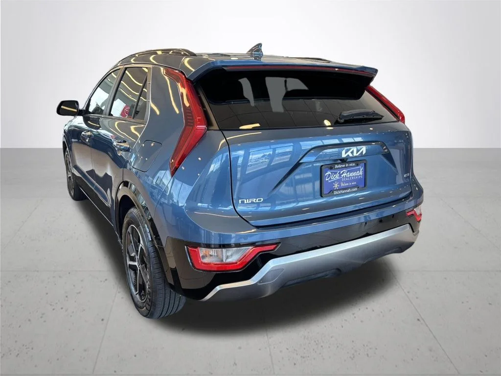 Used 2023 Blue Kia SX image 10