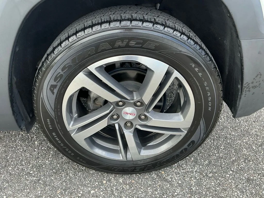 Used 2021 White GMC SLT image 25