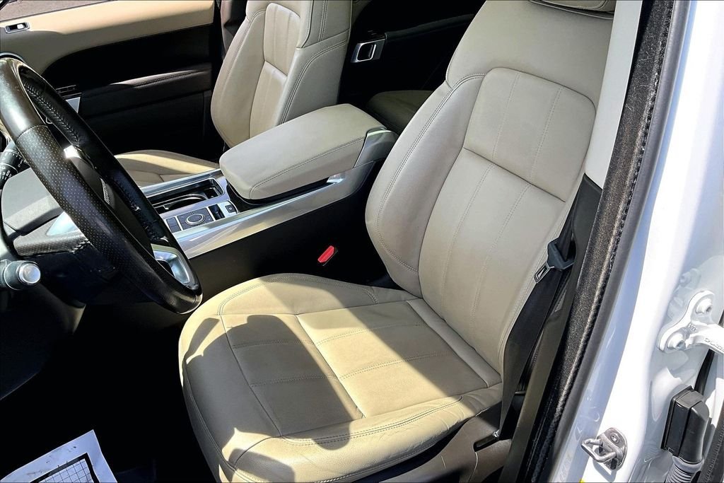Certified Used 2022 Fuji White Land Rover SE image 27