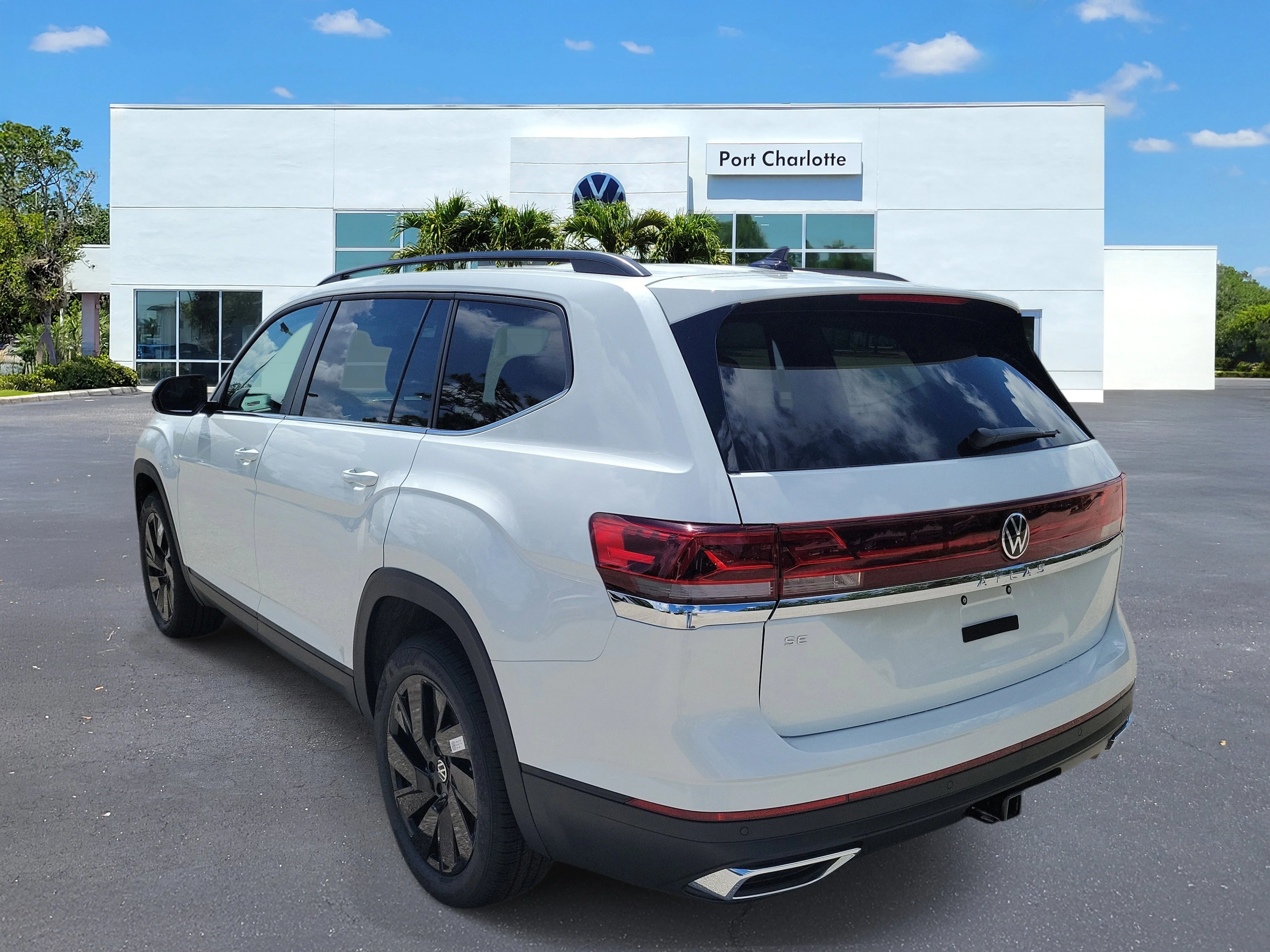 New 2026 White Volkswagen SE w/Technology image 30