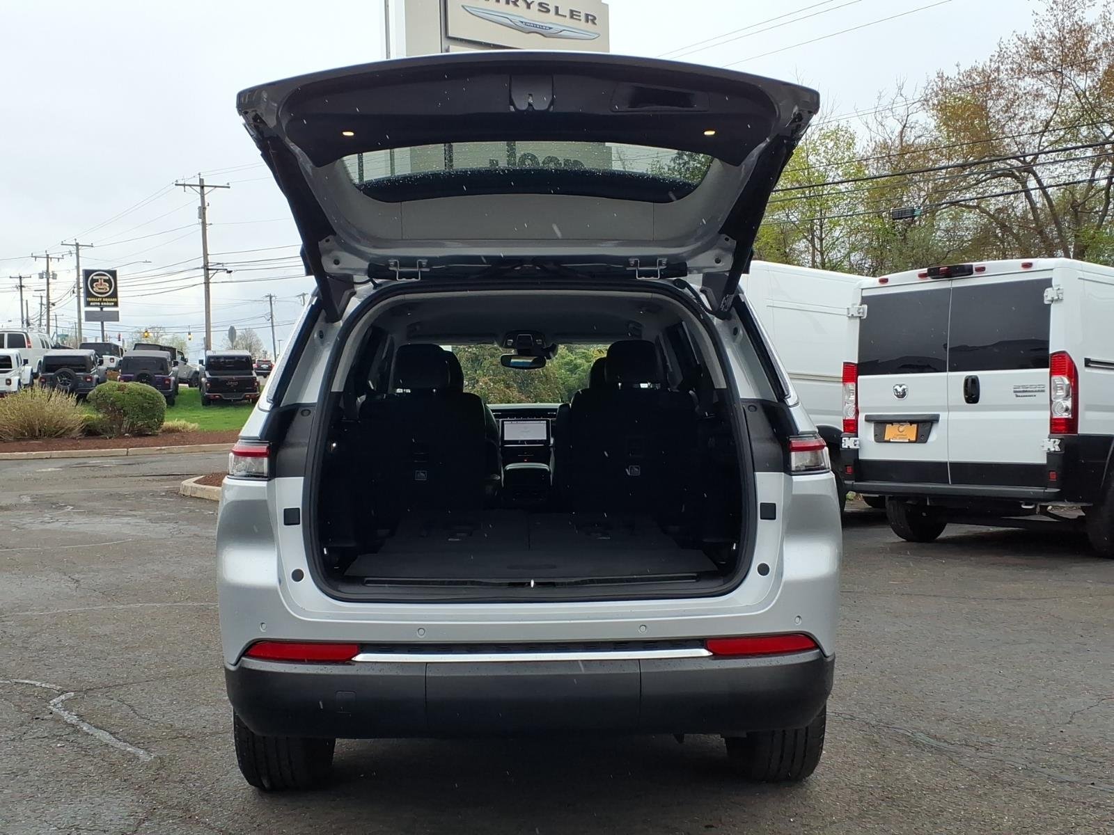 Used 2023 Silver Jeep Limited image 10