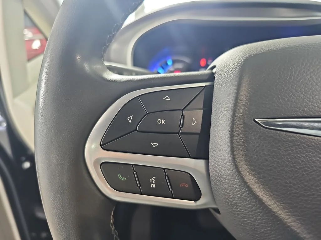 2023 Chrysler Pacifica Hybrid Touring L - Photo 23