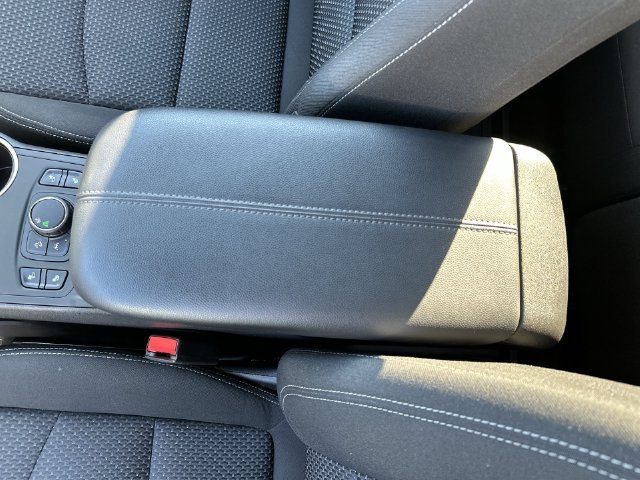 Certified Used 2024 Downpour Metallic GMC SLE image 31