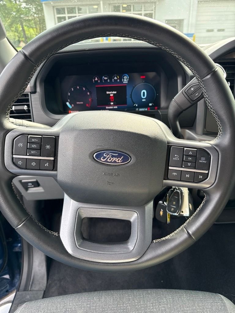 Used 2025 Blue Ford XLT image 8