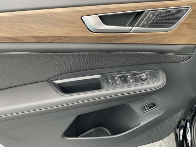 2025 Volkswagen Atlas SE w/Tech - Photo 14