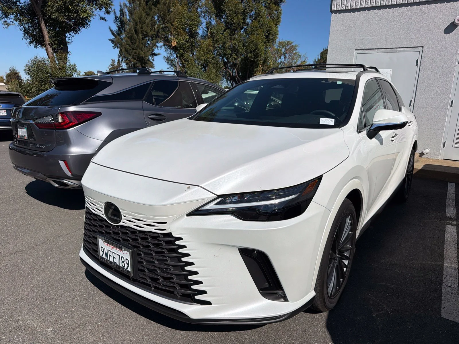 Used 2025 Eminent White Pearl Lexus 350h Premium image 2
