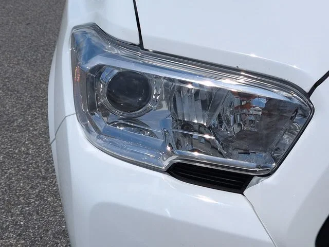 Certified Used 2022 White Toyota SR image 10