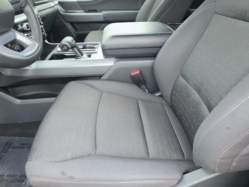 Used 2025 Space White Metallic Ford XLT image 10