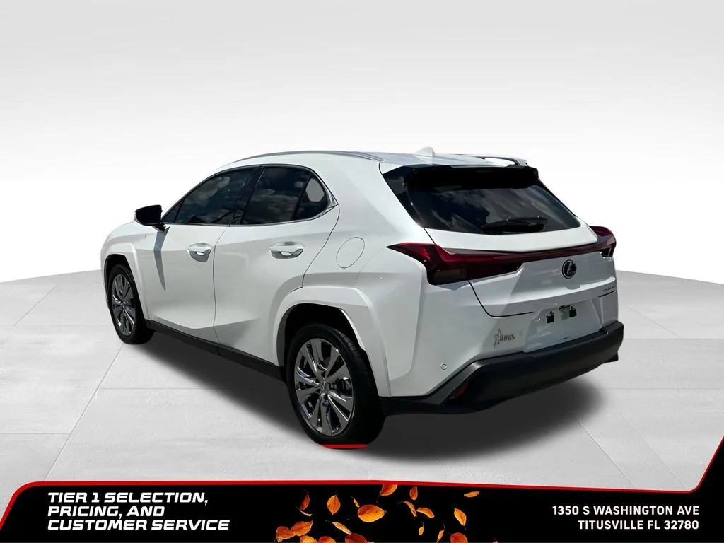 Used 2025 White Lexus 300h Premium image 4
