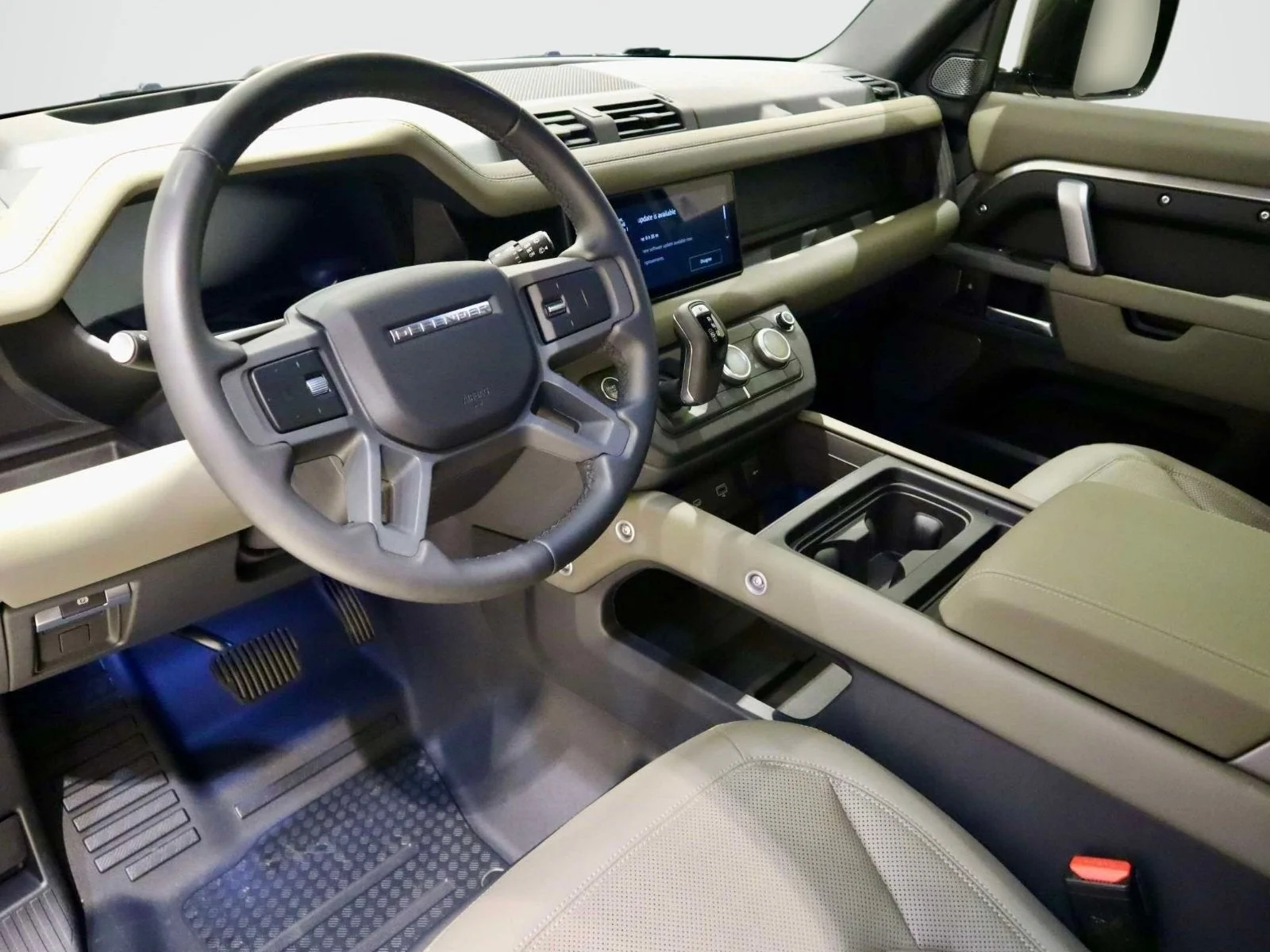 Used 2024 Silicon Silver Premium Metallic Land Rover X-Dynamic SE image 23