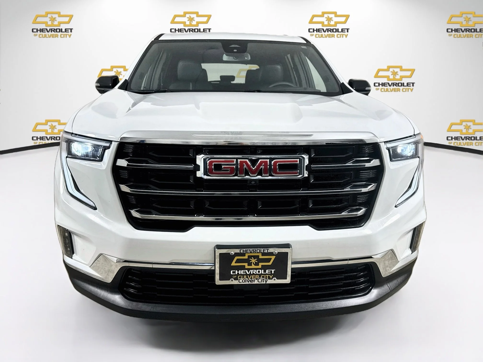 Used 2024 Summit White GMC Elevation image 2
