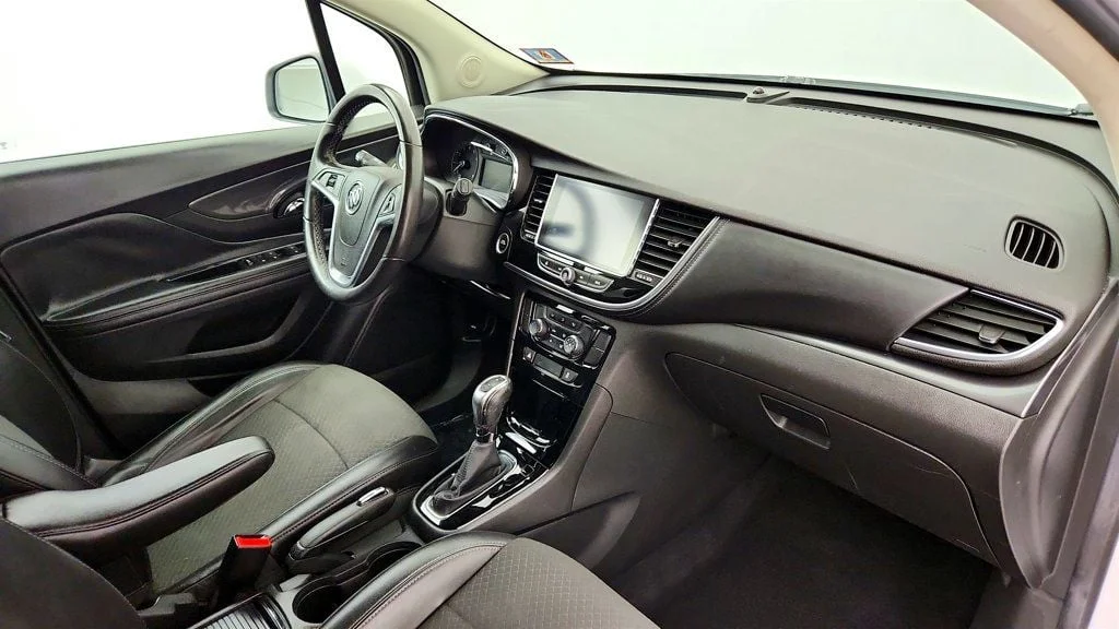 Used 2019 Summit White Buick FWD 4dr Preferred image 24