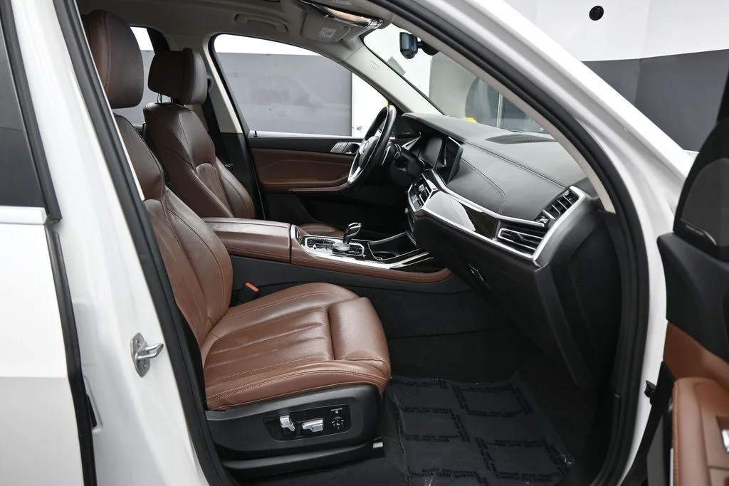 Used 2020 Mineral White Metallic BMW xDrive40i image 49