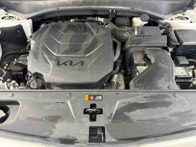 Used 2025 White Kia S image 19