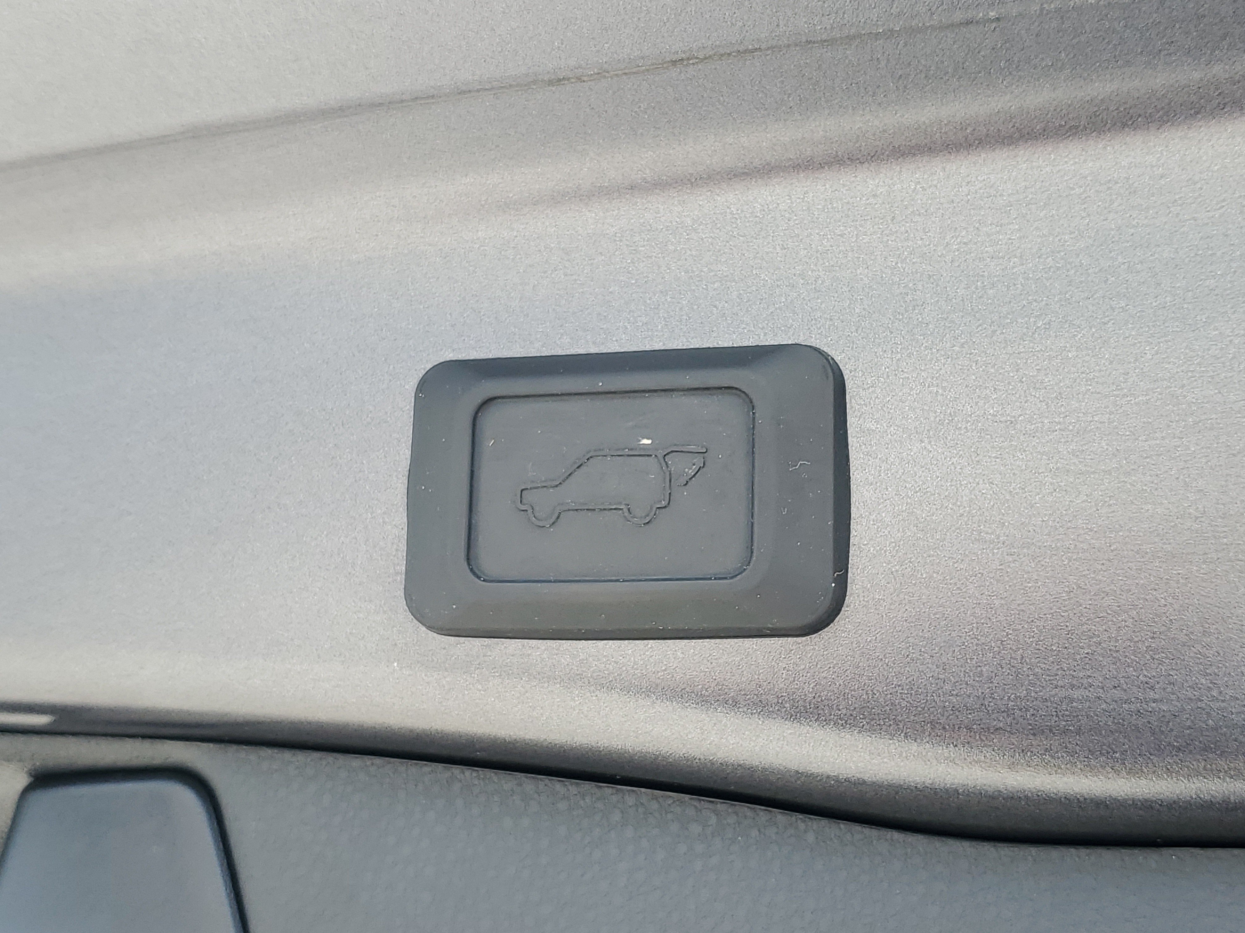 Used 2024 Magnetic Gray Metallic Toyota XLE Premium image 10