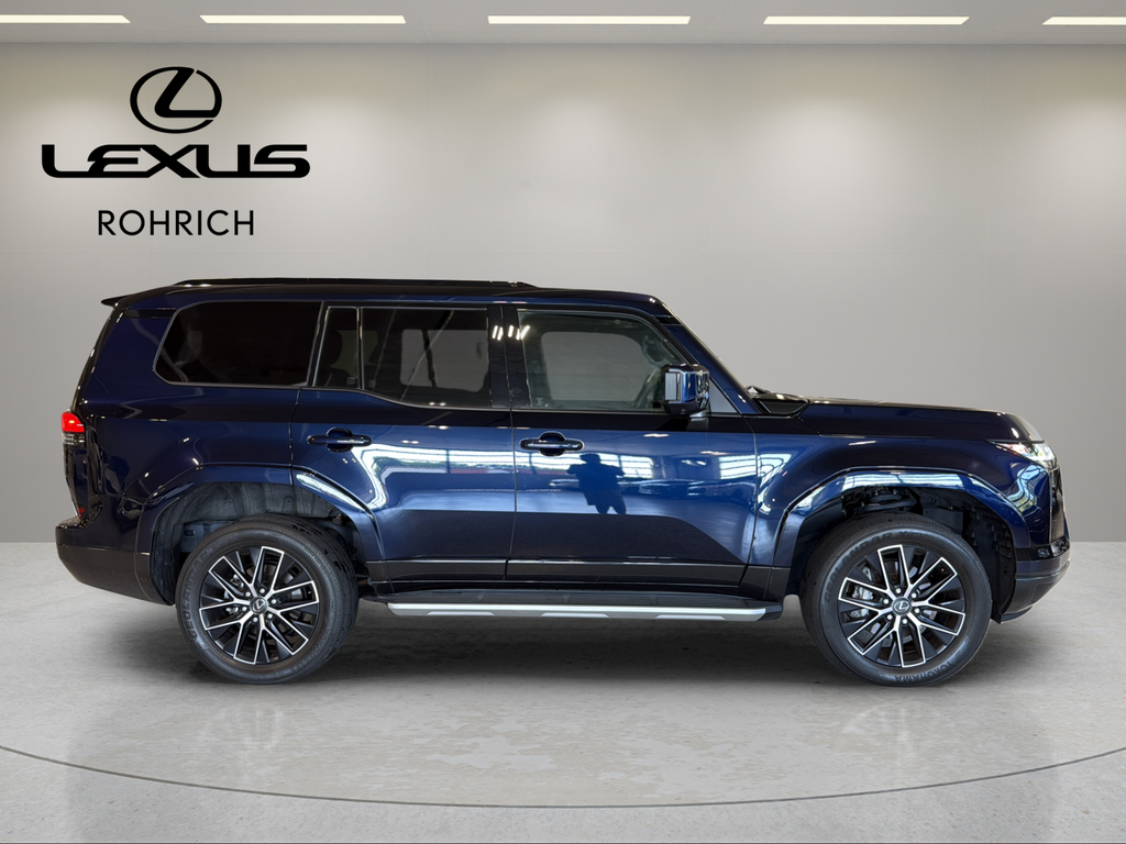 Used 2024  Lexus 550 Premium+ image 5