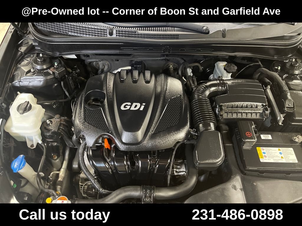 Used 2013 Black Hyundai GLS image 3