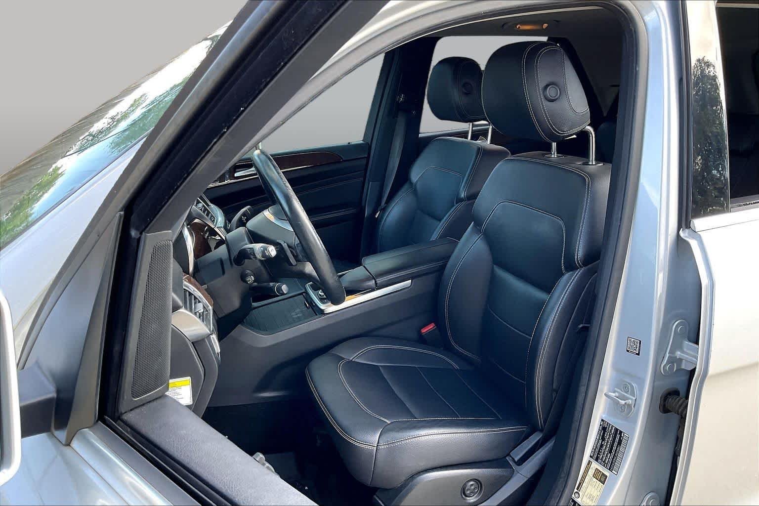 Used 2012 Iridium Silver Metallic Mercedes-Benz ML 350 BlueTEC® image 8