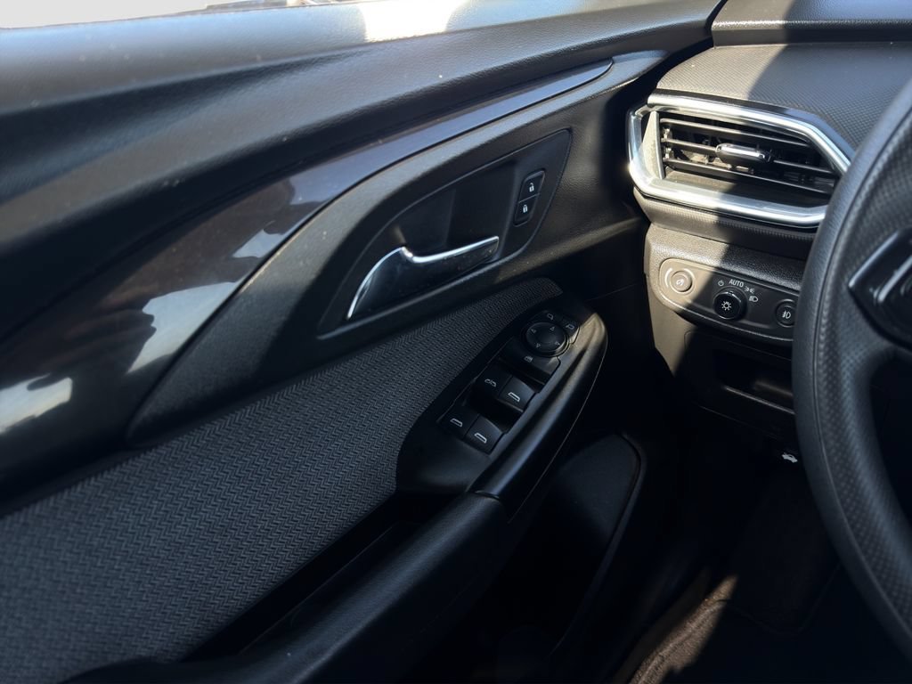 Used 2023 SUMMIT WHITE Chevrolet LT image 12