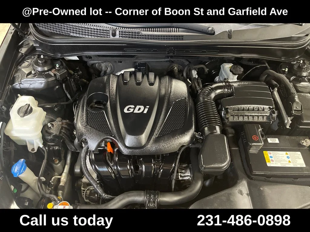 Used 2013 Black Hyundai GLS image 3