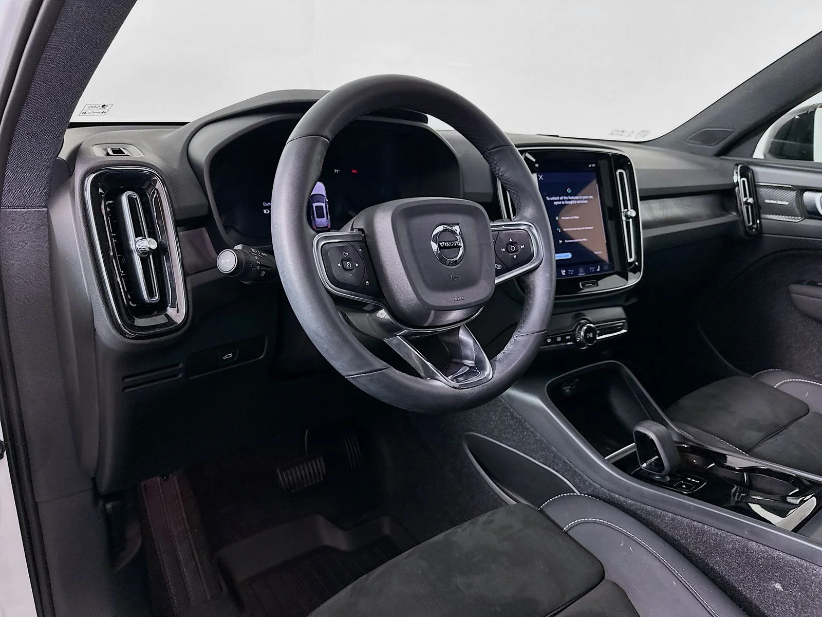 Used 2023 Crystal White Volvo Ultimate image 9