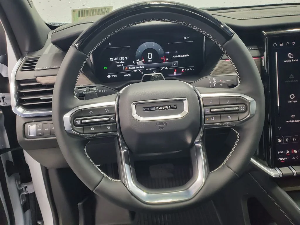 2026 GMC Acadia Denali - Photo 15