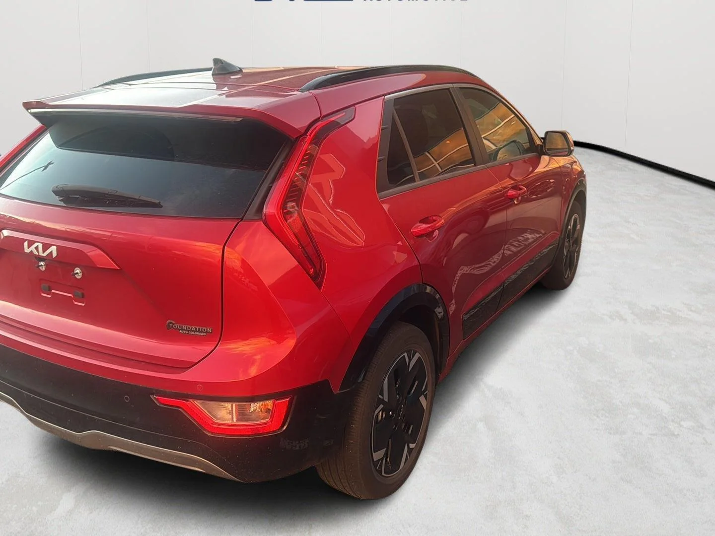Used 2023 Runway Red Kia Wind image 5