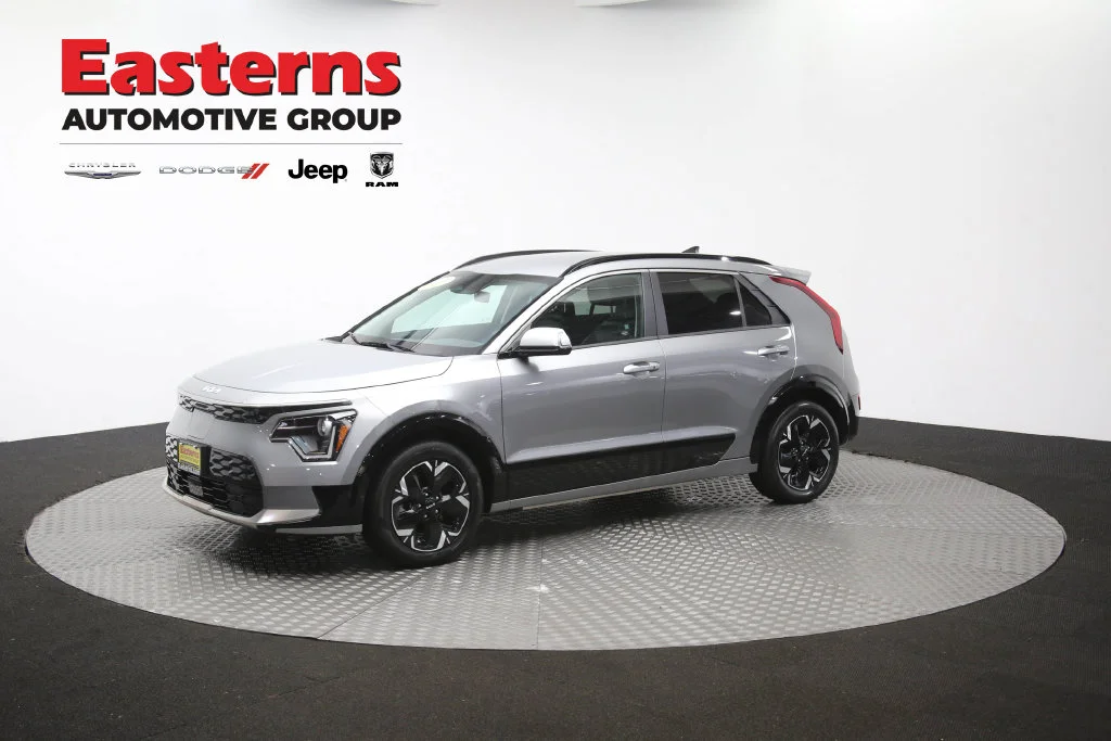 Used 2023 Gray Kia Wind image 58