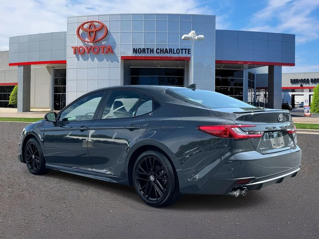 Certified Used 2025  Toyota SE image 5