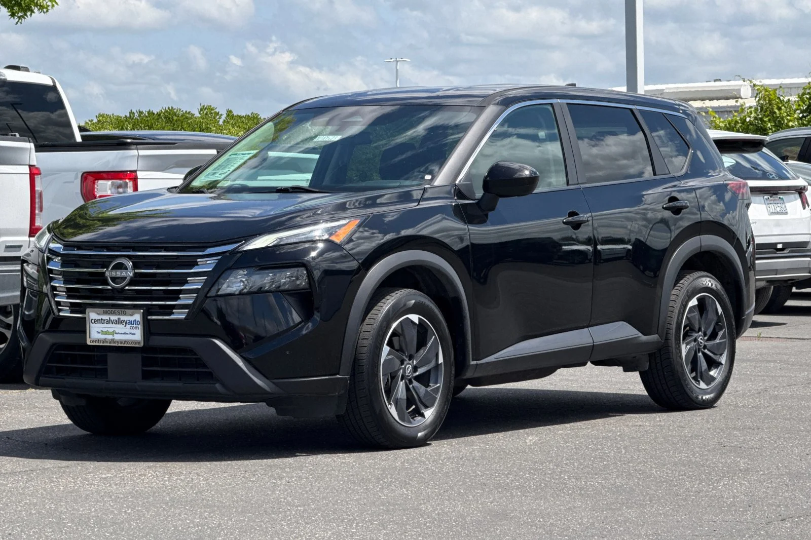 Used 2024 Super Black Nissan SV image 8