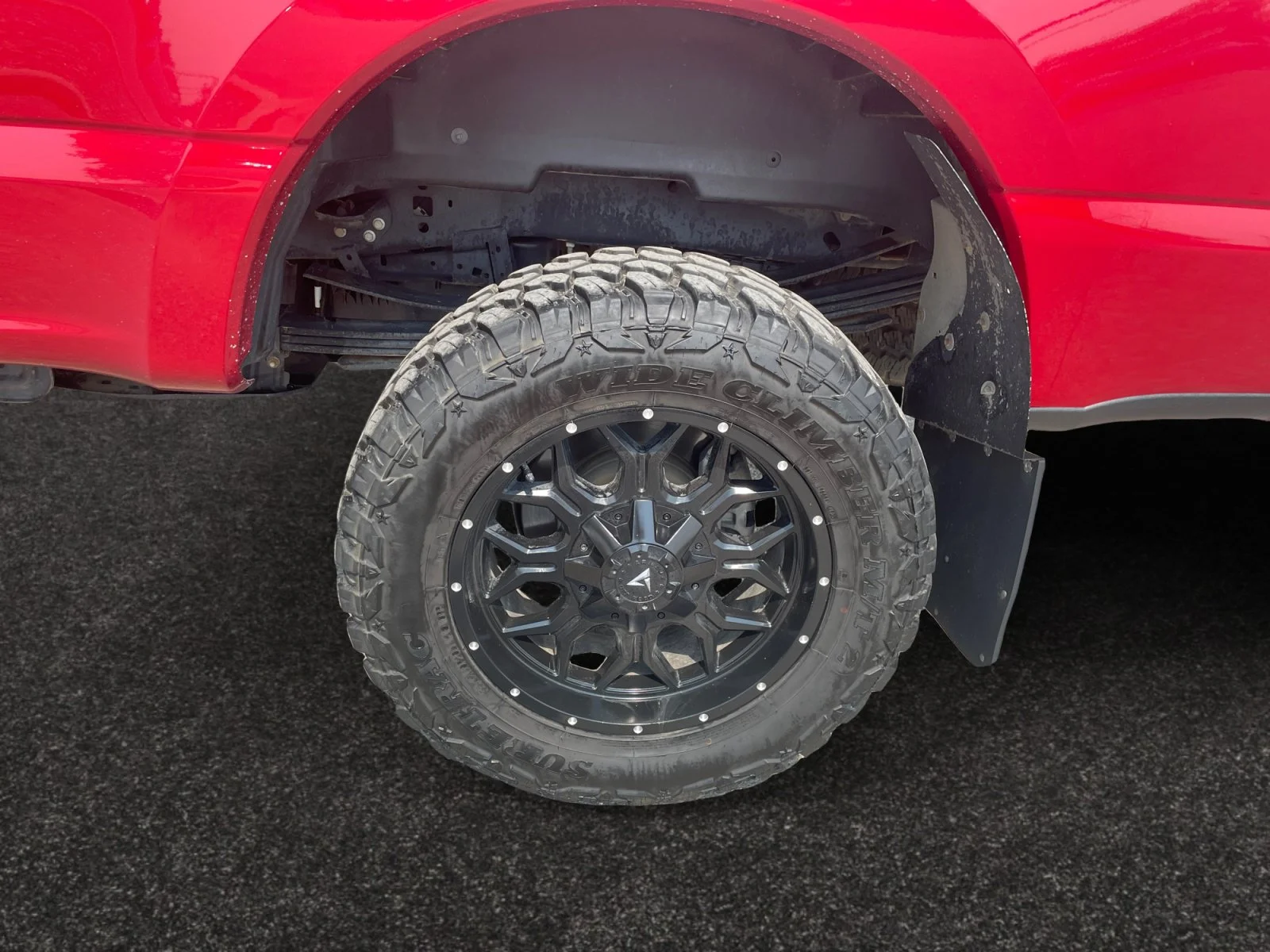 Used 2024 RED Ford LARIAT SuperCrew image 9