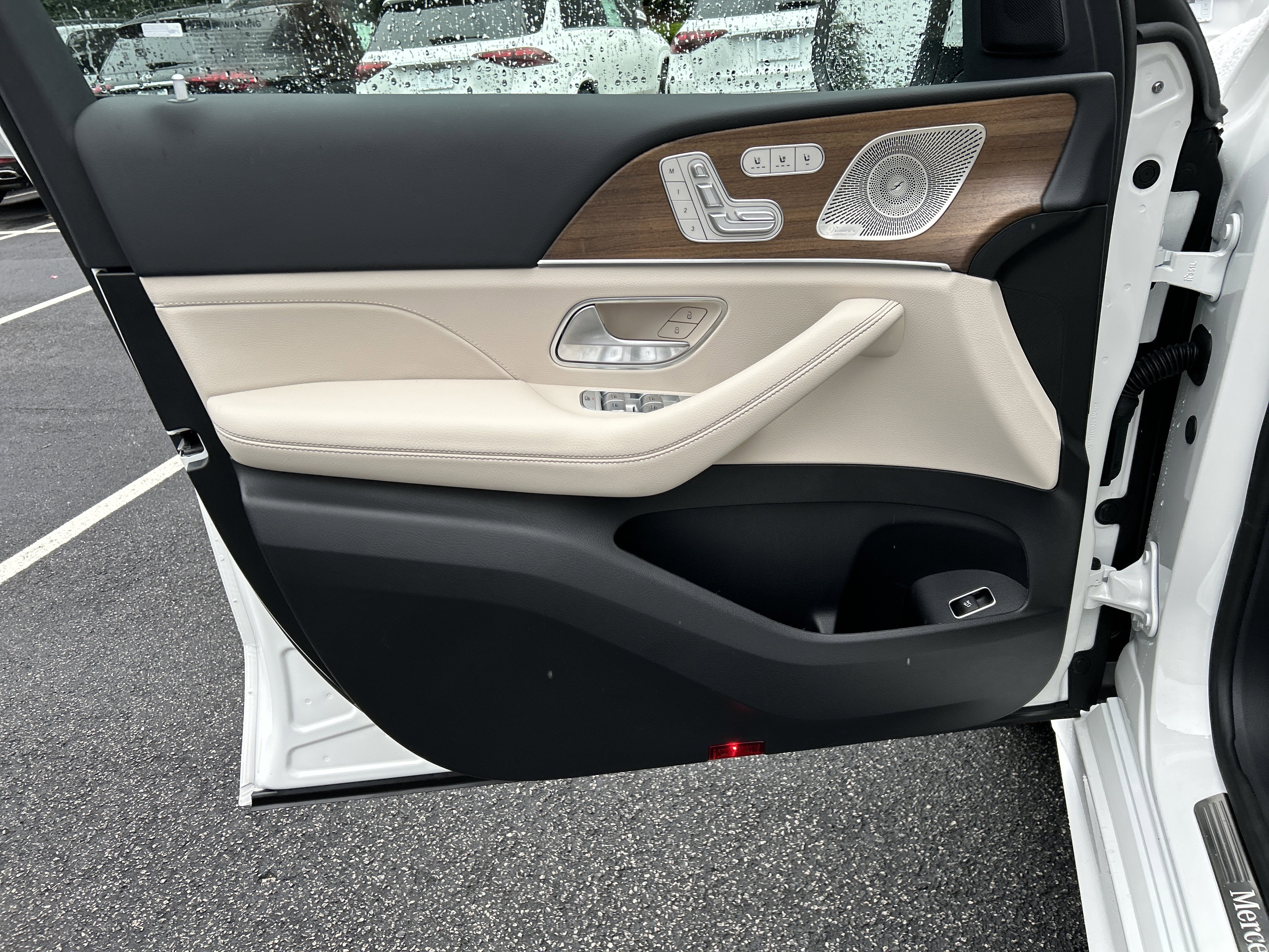 New 2026 Polar White Mercedes-Benz GLE 450 4MATIC® SUV image 15