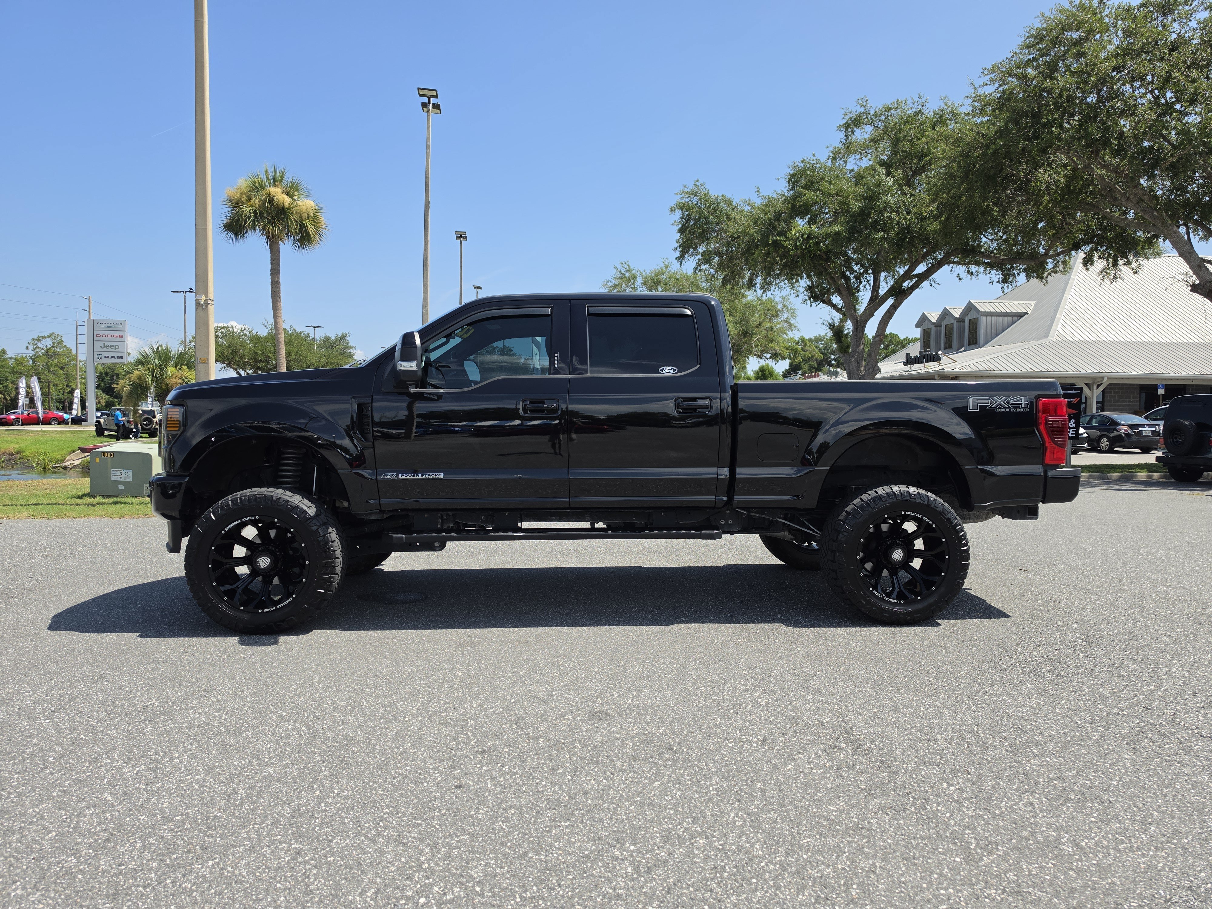 Used 2022 Black Metallic Ford LARIAT image 9