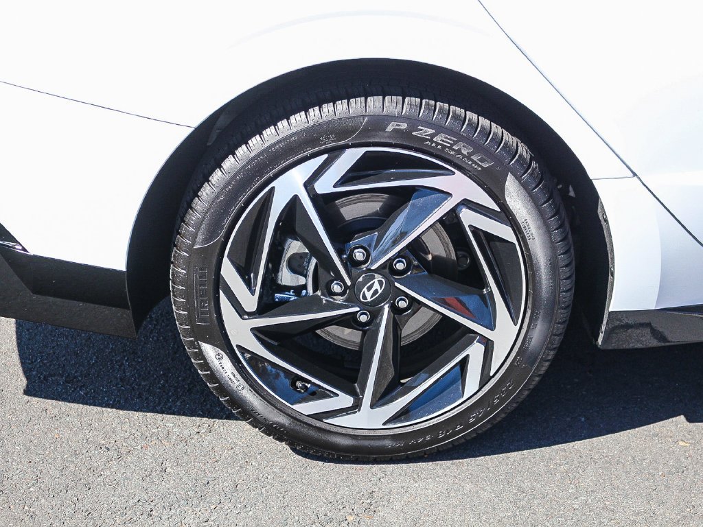 Used 2026 White Hyundai SEL Sport image 12