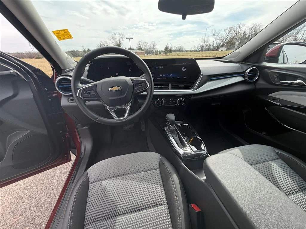 Used 2025 Crimson Metallic Chevrolet LT image 10