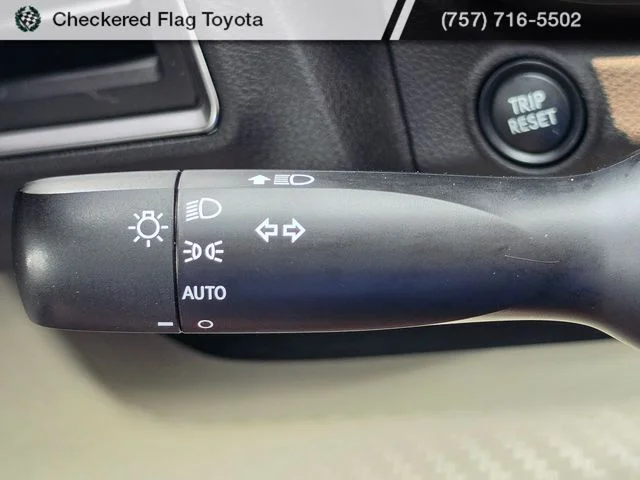 Used 2021 Ice Silver Metallic Subaru Premium image 31