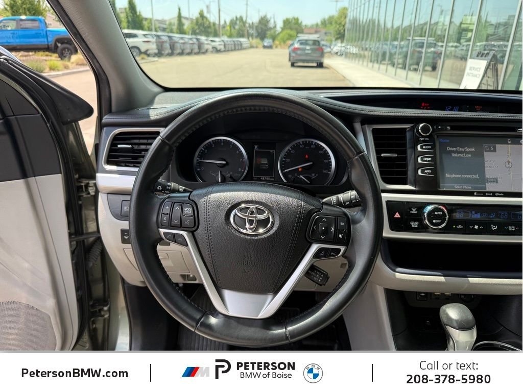 Used 2019 Green Toyota XLE image 21