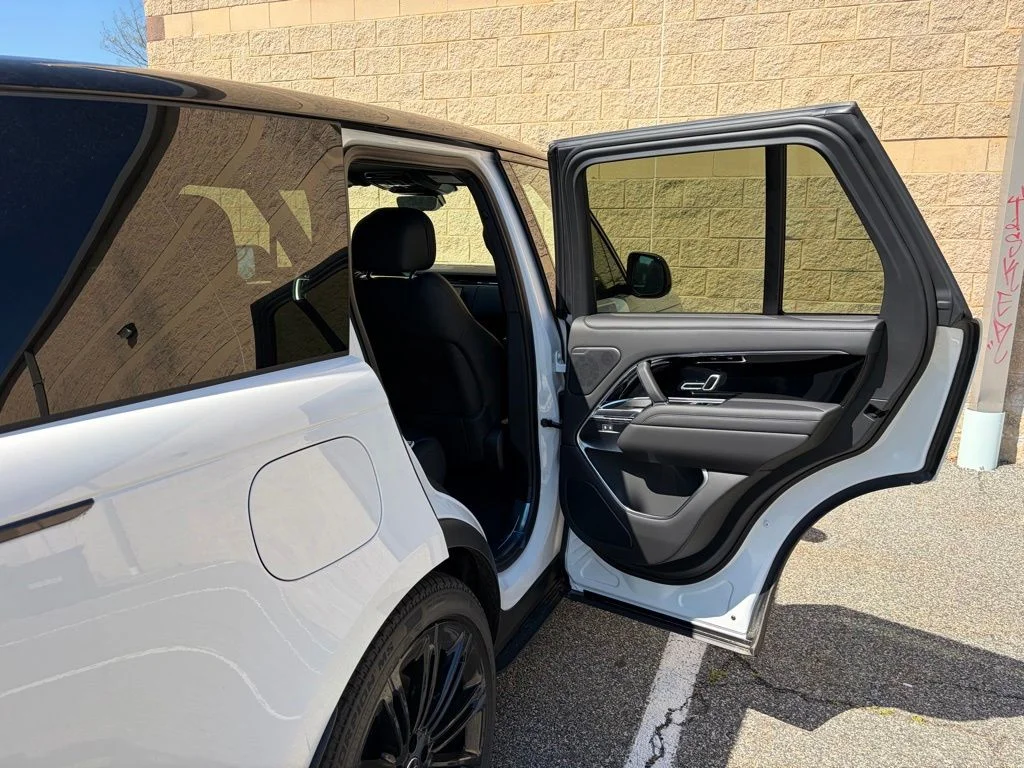 2025 Land Rover Range Rover SE - Photo 16