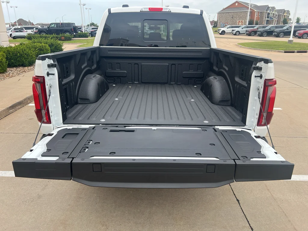 New 2026 Star White Metallic Tri-Coat Ford King Ranch® image 6