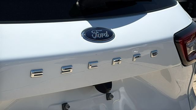 Used 2023 White Ford Base image 9