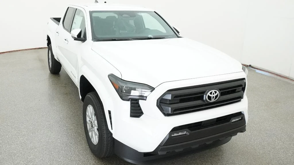 New 2026 Ice Cap Toyota SR5 image 8