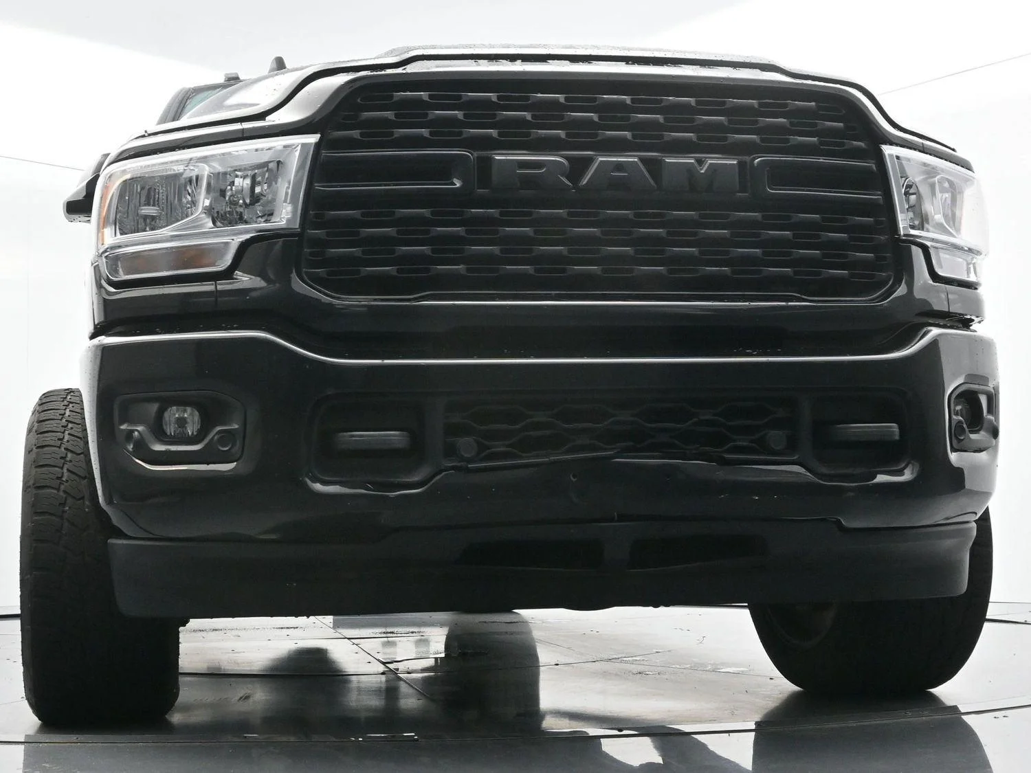 Used 2022 Diamond Black Crystal Pearlcoat Ram Big Horn image 43