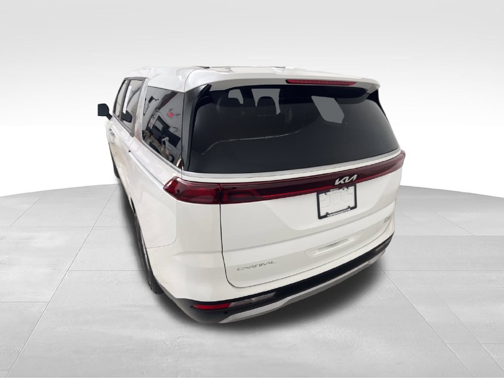 Used 2023 White Kia LX image 4