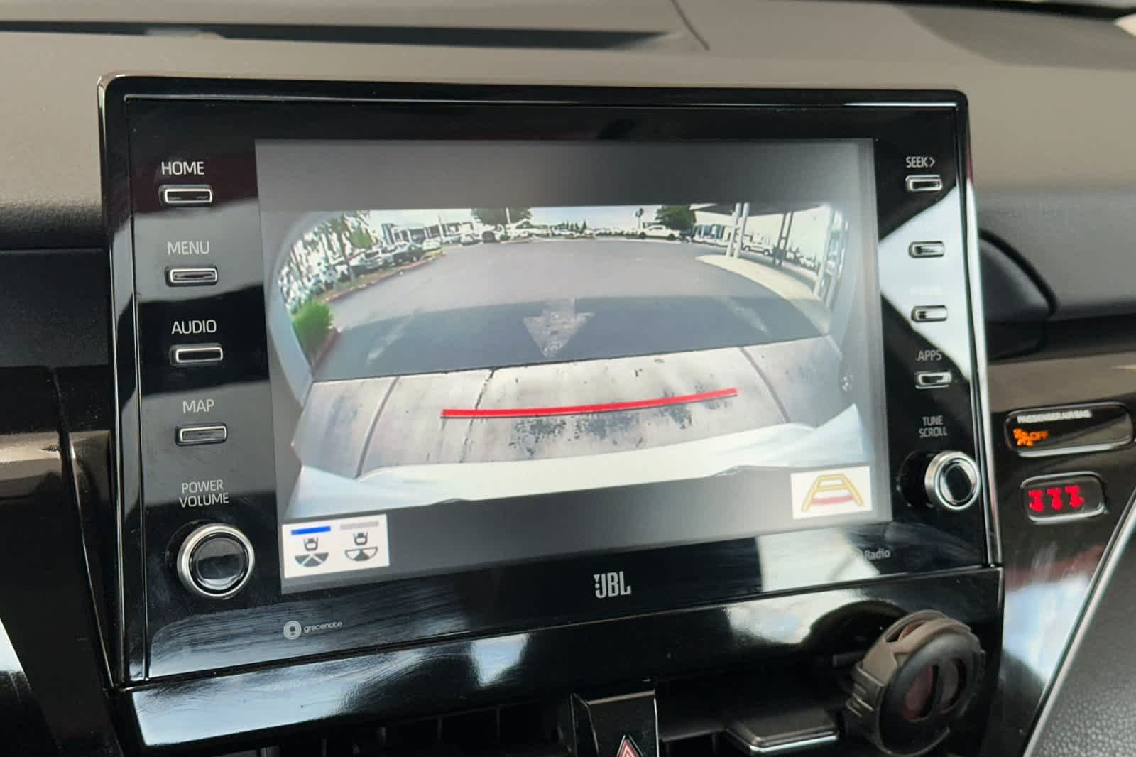 Used 2022 Wind Chill Pearl Toyota XLE image 21