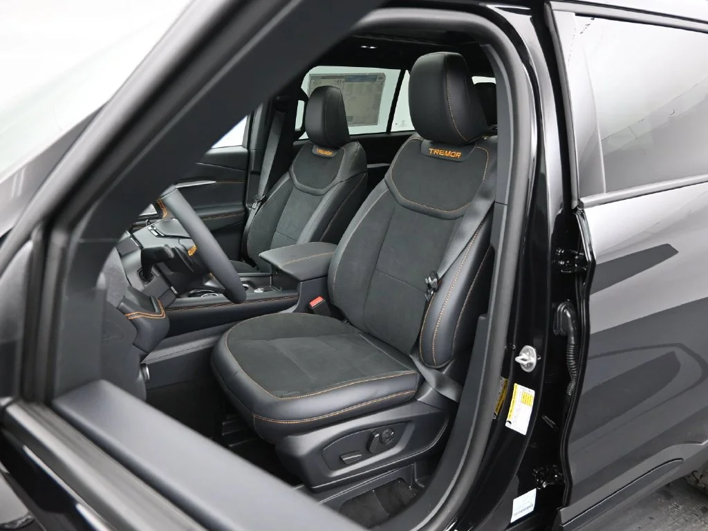New 2026 Agate Black Metallic Ford Tremor image 8