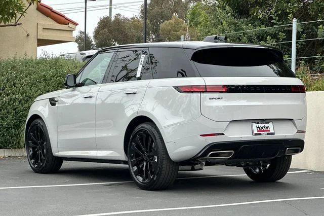 New 2026 Borasco Grey Land Rover Dynamic SE image 3