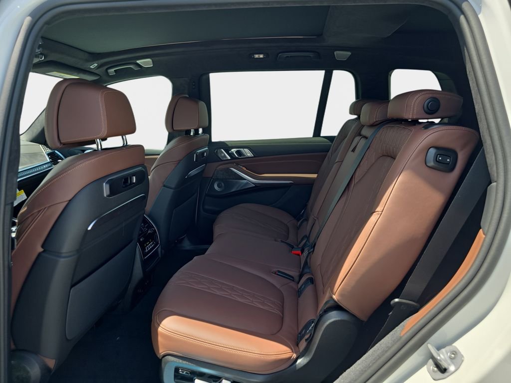 New 2027 Mineral White Metallic BMW xDrive40i image 9